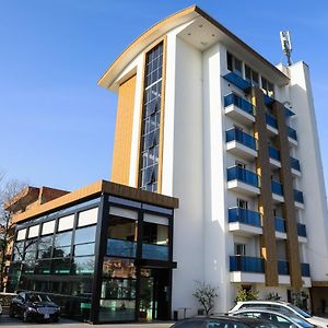 White Dream Hotel
